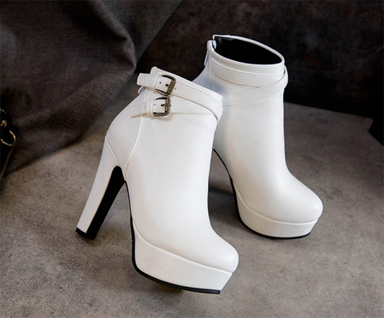 Giày boot nữ cổ ngắn cao gót 12cm màu trắng GBN10302 