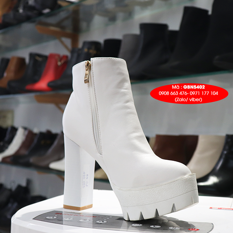 Boot nữ màu trắng ĐƠN GIẢN gót vuông cao 12cm GBN5402