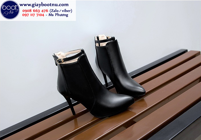 Boot nữ cổ ngắn gót nhọn màu đen GBN6401