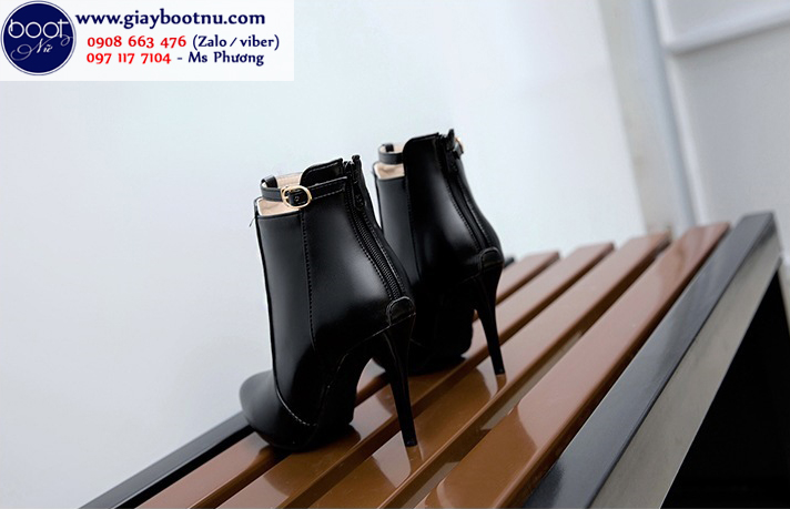 Boot nữ cổ ngắn gót nhọn màu đen GBN6401