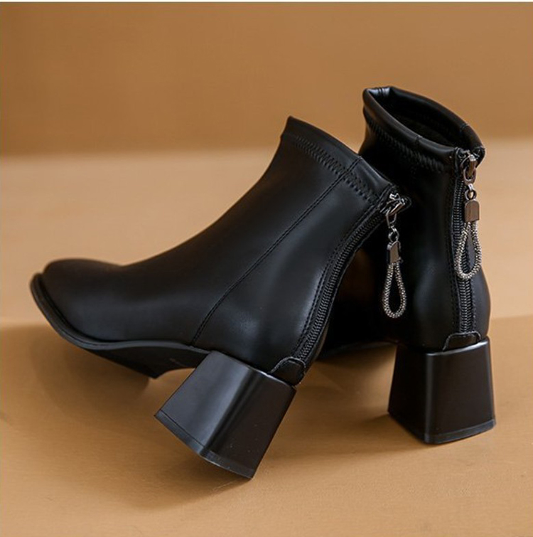 Giày boot nữ ĐẾ THẤP 5CM style ĐƠN GIẢN, HIỆN ĐẠI dây kéo đính hạt xinh xắn GBN77A