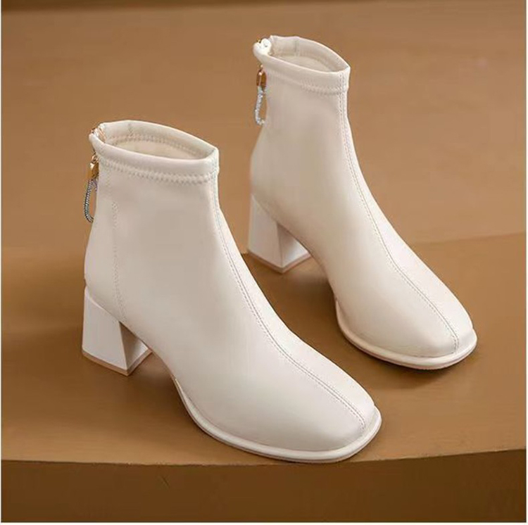 Giày boot nữ màu kem ĐẾ THẤP 5CM style ĐƠN GIẢN, HIỆN ĐẠI dây kéo đính hạt xinh xắn GBN77B