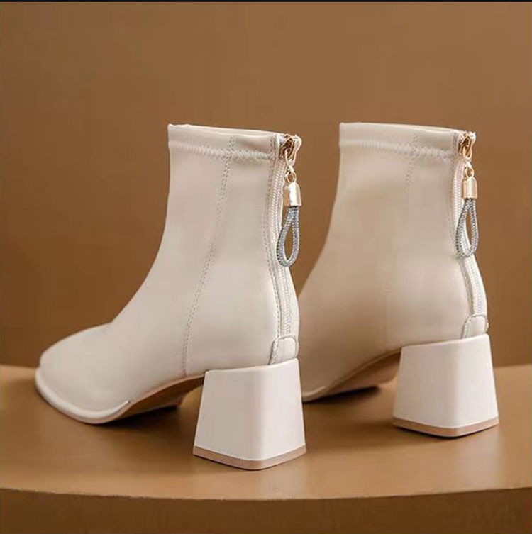 Giày boot nữ màu kem ĐẾ THẤP 5CM style ĐƠN GIẢN, HIỆN ĐẠI dây kéo đính hạt xinh xắn GBN77B