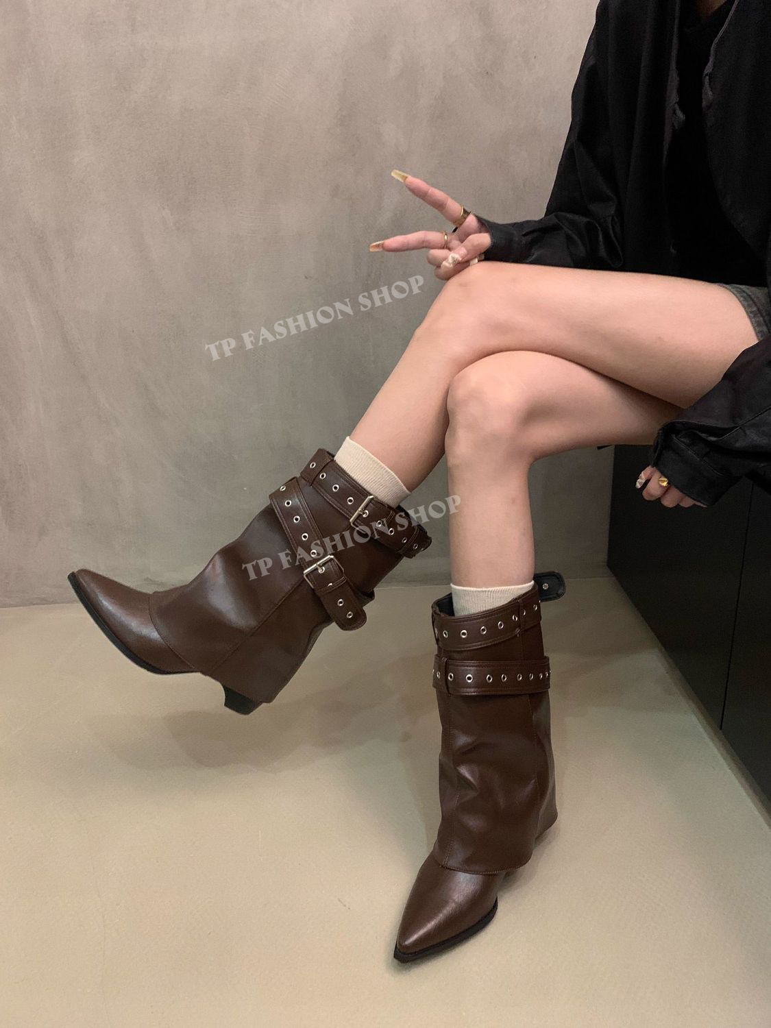 Giày boot ngắn CỔ LẬT, GIẤU GÓT màu NÂU mũi nhọn hottrend GBN78C