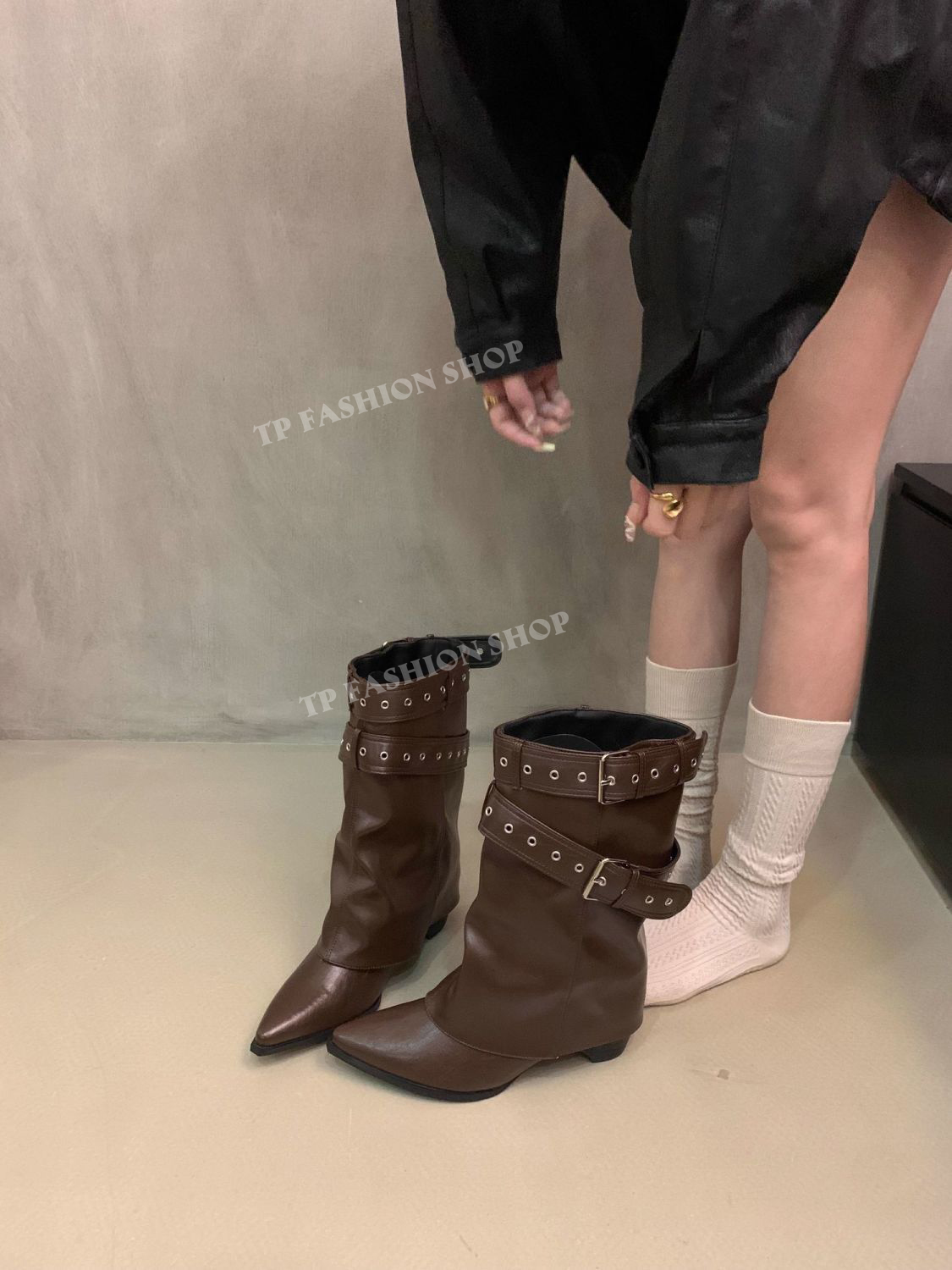 Giày boot ngắn CỔ LẬT, GIẤU GÓT màu NÂU mũi nhọn hottrend GBN78C