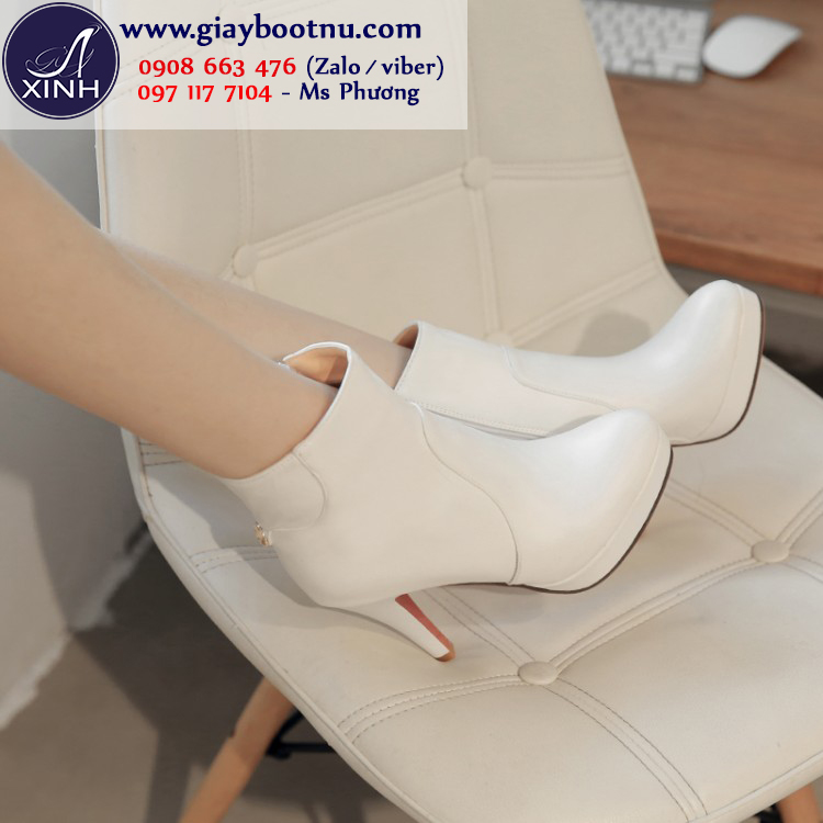 Giày boot nữ màu trắng GBN195 mang phong cách đơn giản và đầy nữ tính!