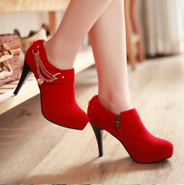 Giày boot nữ hàn quốc màu đỏ