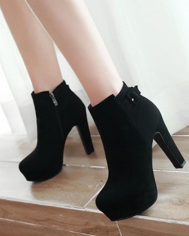 Boot nữ cao gót 12cm da lộn SÀNH ĐIỆU GBN6701 Boot nữ cao gót 12cm da lộn SÀNH ĐIỆU GBN6701