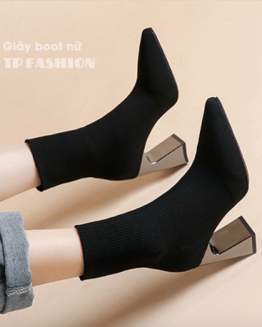 Giày boot len nữ cổ ngắn ÔM CHÂN mũi nhọn, gót vuông TRÁNG GƯƠNG cao 8cm GBN18 Giày boot len nữ cổ ngắn ÔM CHÂN mũi nhọn, gót vuông TRÁNG GƯƠNG cao 8cm GBN18