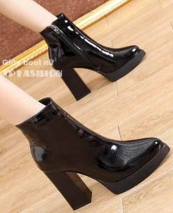 Giày boot nữ cổ ngắn DA BÓNG gót vuông 9cm MŨI NHỌN 2.5cm THANH DÁNG GBN48A Giày boot nữ cổ ngắn DA BÓNG gót vuông 9cm MŨI NHỌN 2.5cm THANH DÁNG GBN48A