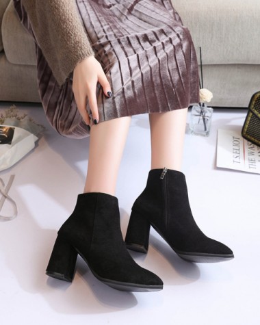 Boot nữ cổ ngắn đế vuông đơn giản da lộn 8 phân GBN13401 Boot nữ cổ ngắn đế vuông đơn giản da lộn 8 phân GBN13401
