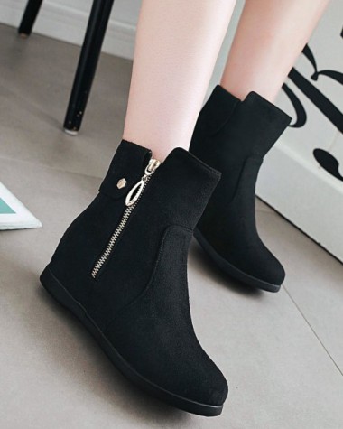 Boot nữ cổ ngắn độn đế xinh xắn GBN17501 Boot nữ cổ ngắn độn đế xinh xắn GBN17501