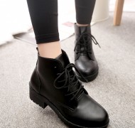 Sức hút từ 5 kiểu giày boot nữ đế bệt dành cho chị em đi bộ nhiều!